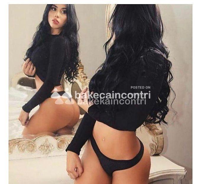 Matera: ITALIANA DI PASSAGGIO AD ALTAMURA…SOLO POCHI GIORNI..ANCORA POCHE ORE …TUTTA DA GUSTARE E DA LECCARE 👅 PER MOMENTI INDIMENTICABILI