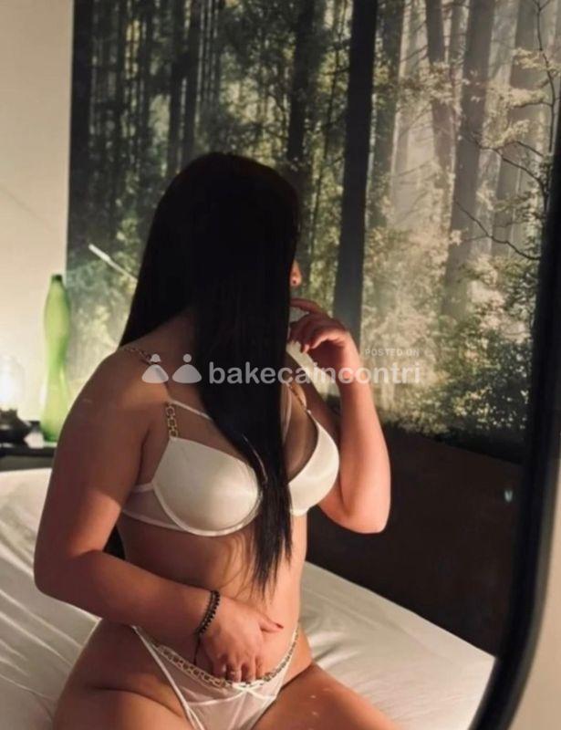 Verona: Borgo Roma RICEVO E RAGGIUNGO casa tua hotel NEW APPENA ARRIVATA Rebecca troietta disinibita = MI PRESENTO IN LINGERIE E TACCHI A ... (( APPENA APRI