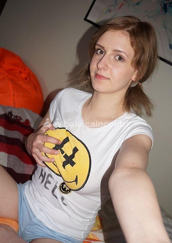 Matera: MateraSono una ragazza 😍con un bel seno, radioso come nelle foto, una ragazza amichevole e desiderabile ti aspetta in un ambiente pulito e climatizzat