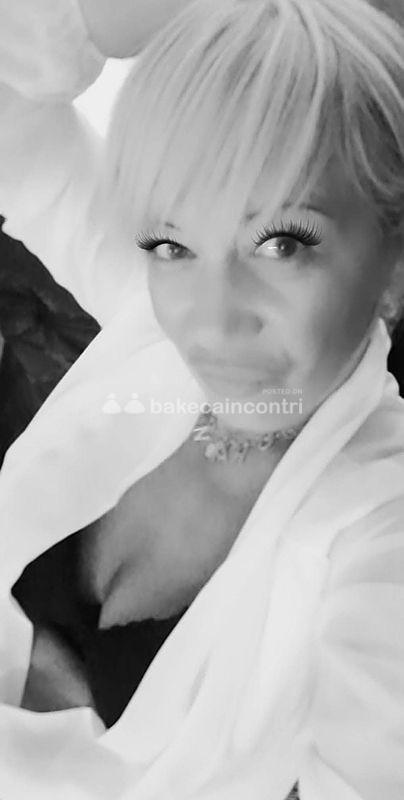 Gorizia: VIDEOCHIAMATA ITALIANA CON MIRANDA BELLA TRASGRESSIVA